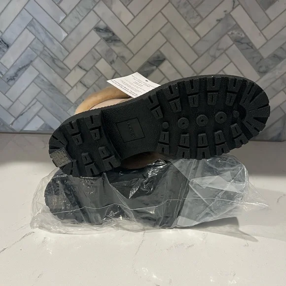 - J Crew Shearling lace up boot - 7- NWOB - Picture 4 of 4